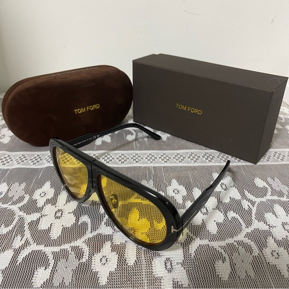 Tom Ford Black Frame Sunglasses with Yellow Lenses - Picture 3 of 4